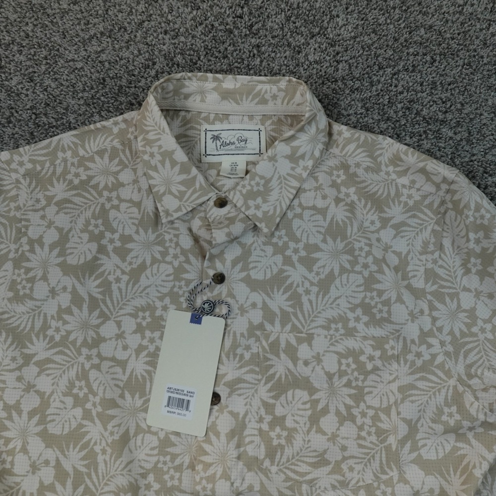 NEW Aloha Bay Shirt Mens M Beige Tan Button Up Hawaiian Aloha Hibiscus Floral